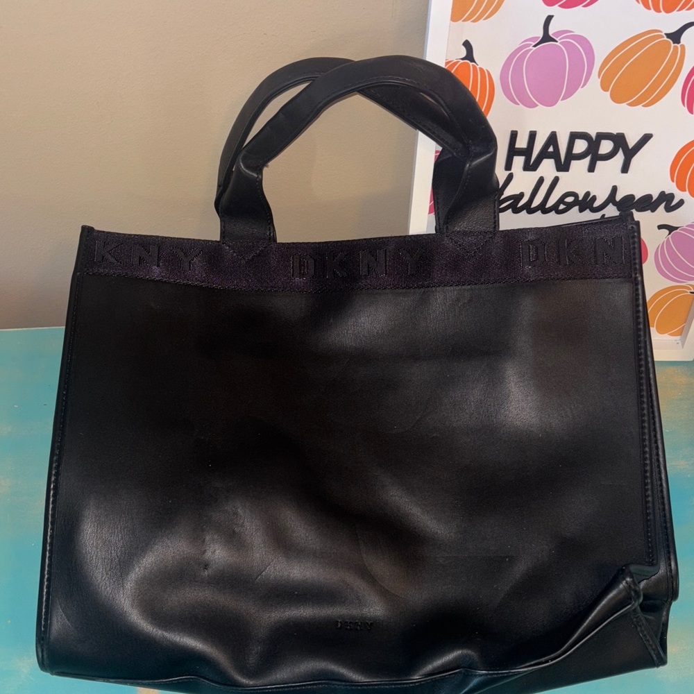 DKNY Elegant Black Tote Bag